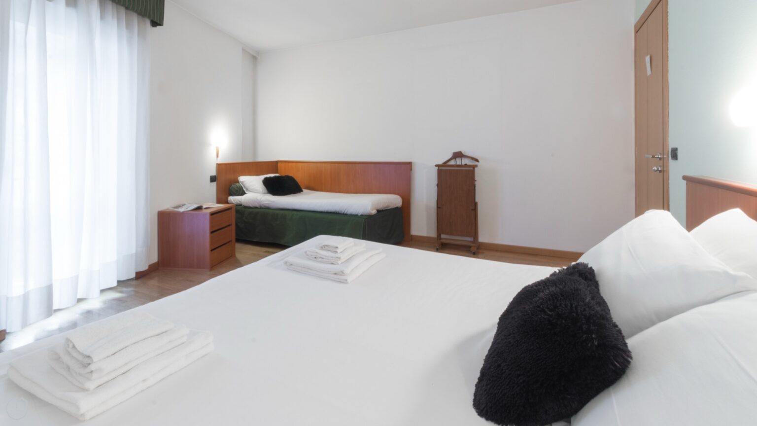 appartamento bilocale comfort in Valmalenco - camera con letto matrimoniale e letto singolo