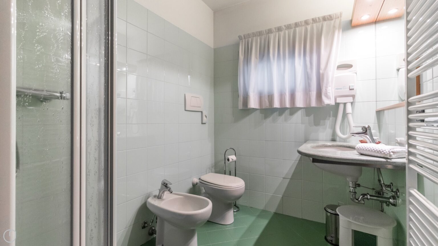 appartamento bilocale comfort in Valmalenco - bagno con doccia