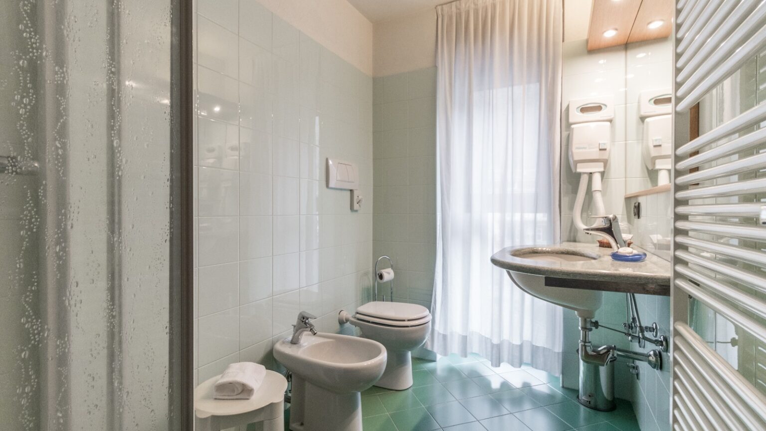 monolocale comfort in Valmalenco - bagno con doccia