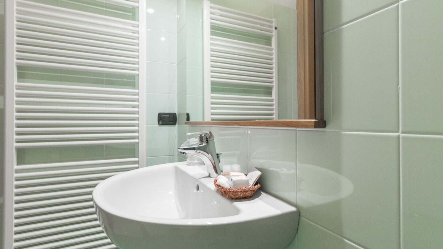 trilocale deluxe in Valmalenco - dettaglio lavandino